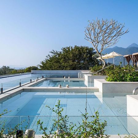 Lakeshore Hotel Hualien Taroko Shunan Εξωτερικό φωτογραφία The swimming pool at the hotel