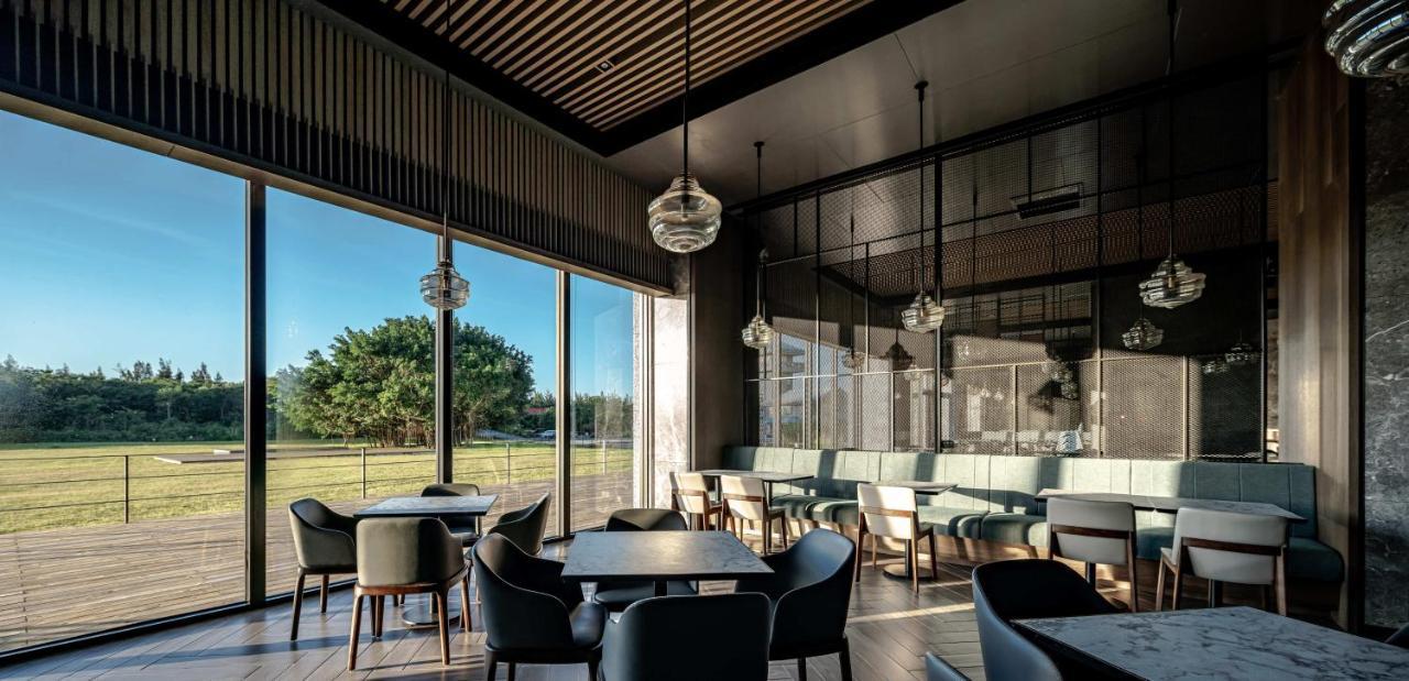 Lakeshore Hotel Hualien Taroko Shunan Εξωτερικό φωτογραφία The interior of the restaurant