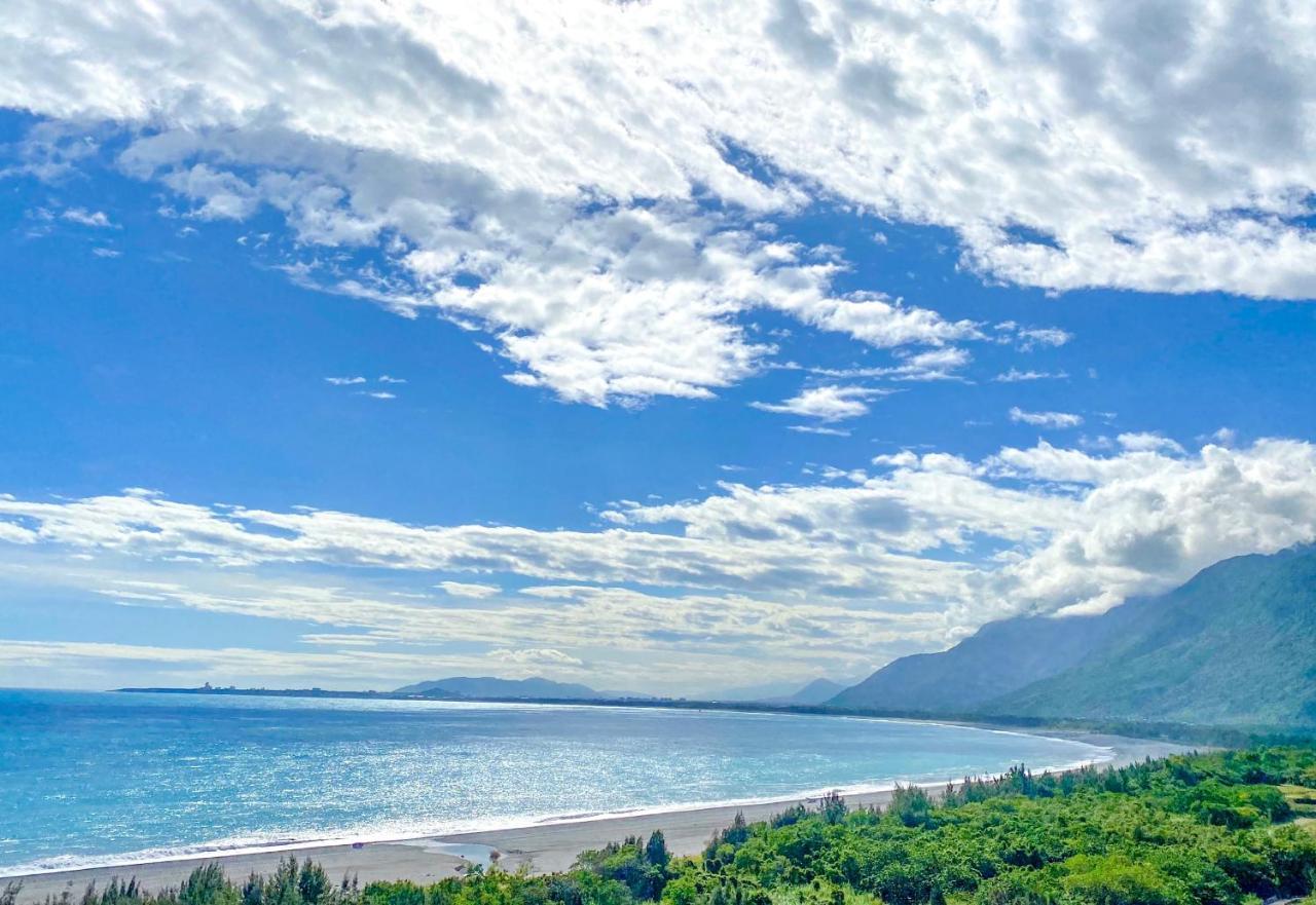 Lakeshore Hotel Hualien Taroko Shunan Εξωτερικό φωτογραφία View of the bay
