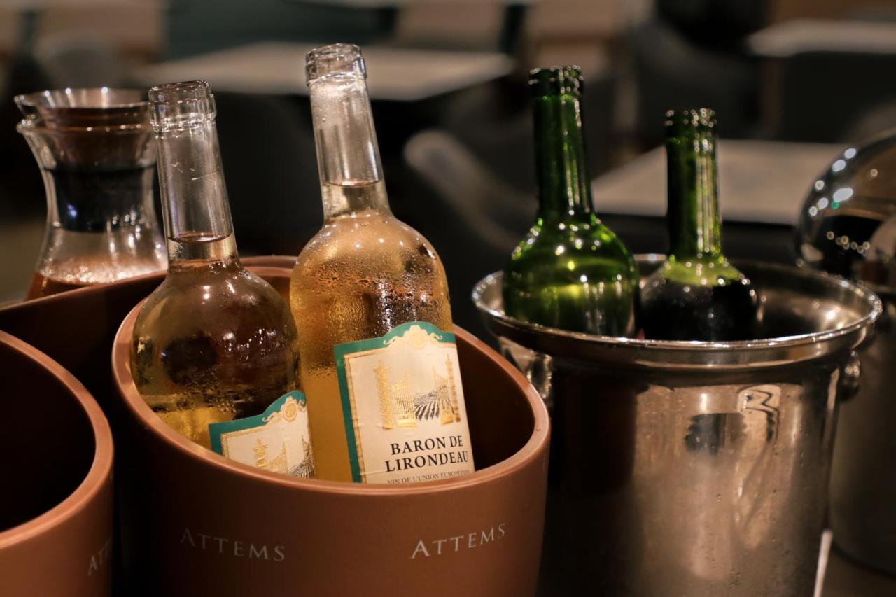 Lakeshore Hotel Hualien Taroko Shunan Εξωτερικό φωτογραφία A bottle of Baron de Liordeaux