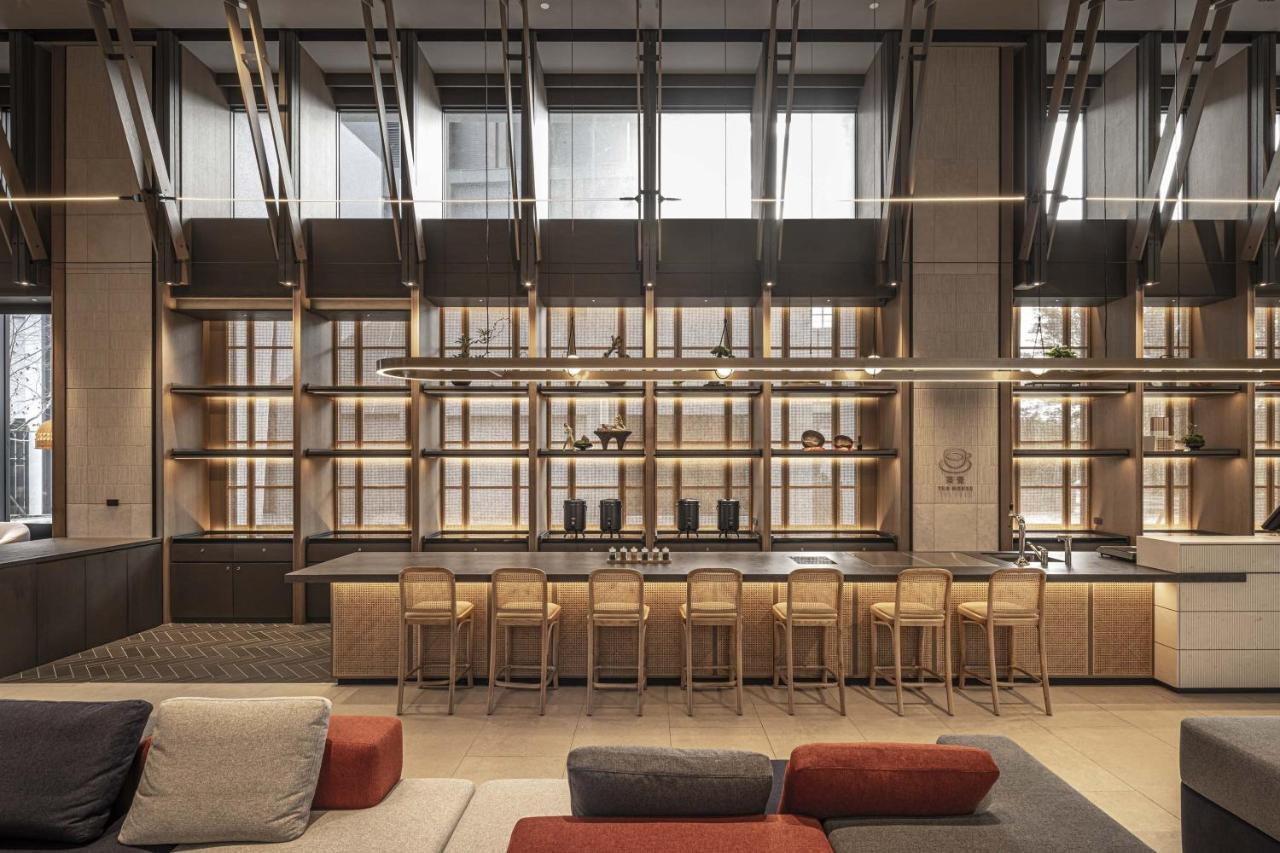 Lakeshore Hotel Hualien Taroko Shunan Εξωτερικό φωτογραφία The R&D bar at the Starbucks Reserve Roastery in Seattle