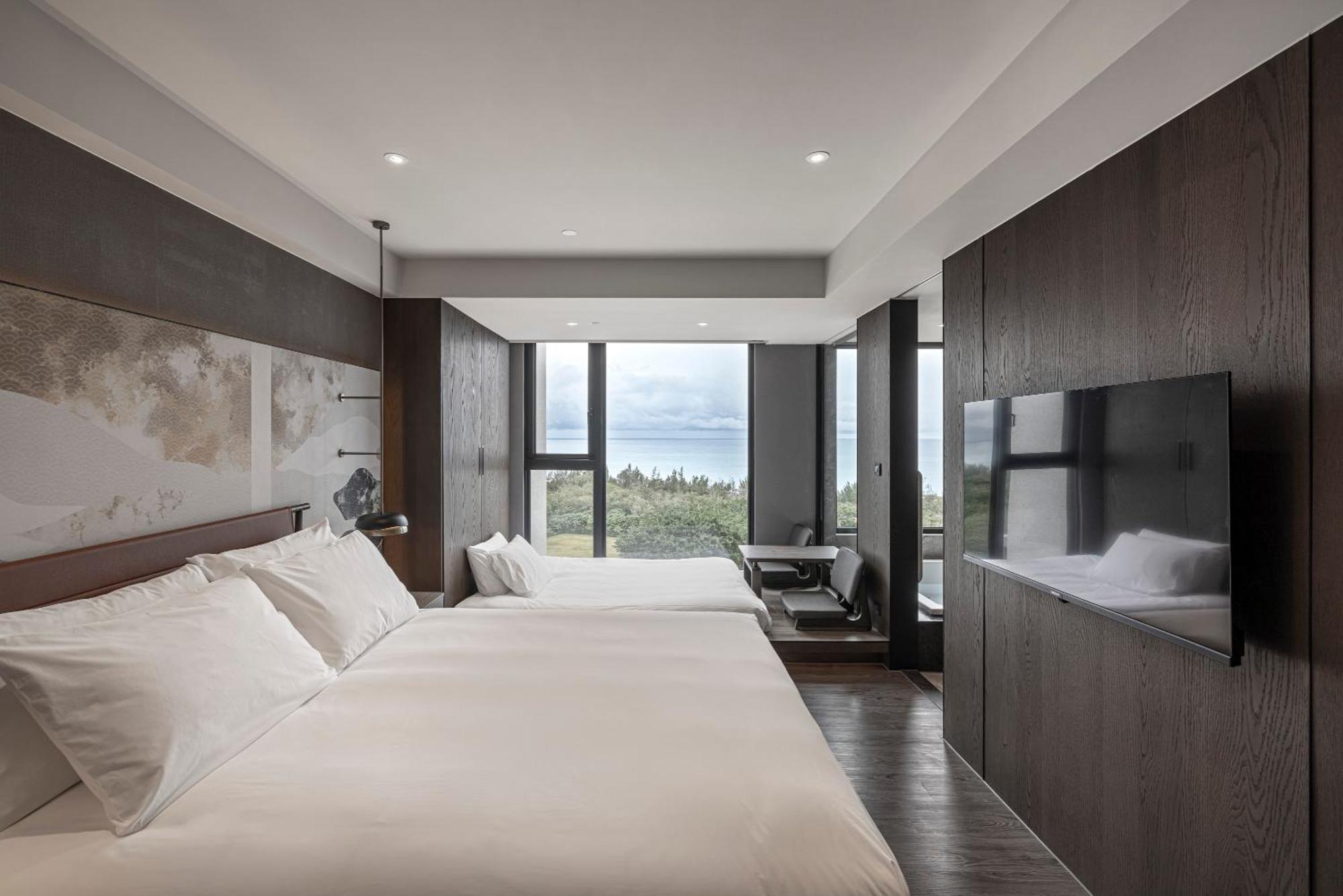 Lakeshore Hotel Hualien Taroko Shunan Δωμάτιο φωτογραφία A guest room at the hotel
