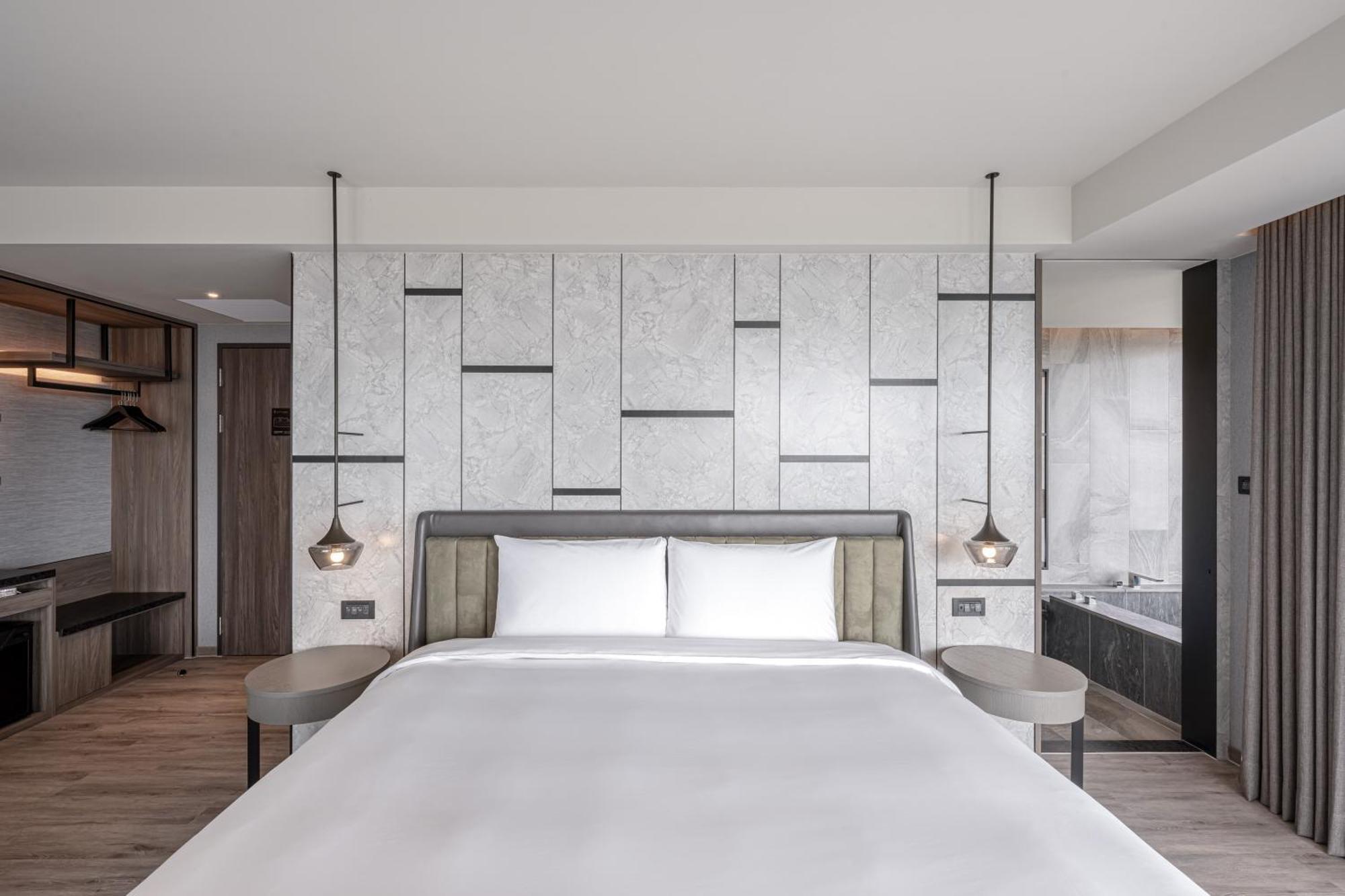 Lakeshore Hotel Hualien Taroko Shunan Δωμάτιο φωτογραφία A bedroom at the hotel
