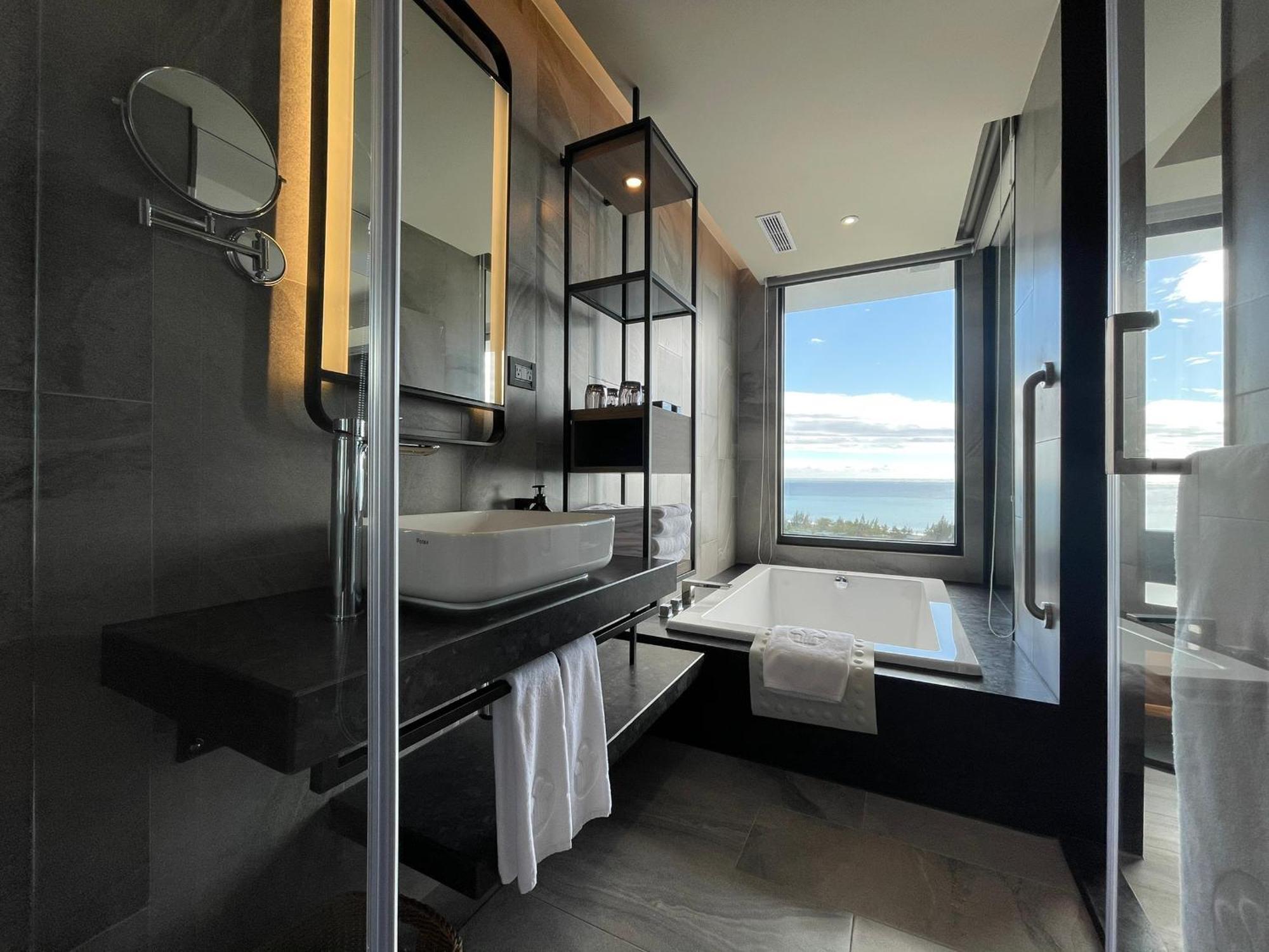 Lakeshore Hotel Hualien Taroko Shunan Δωμάτιο φωτογραφία Bathroom